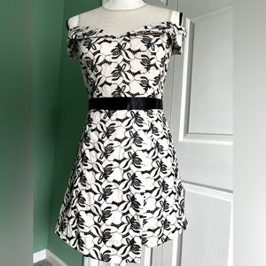 New Black And White Overall Out Off Shoulder 🤩🤩